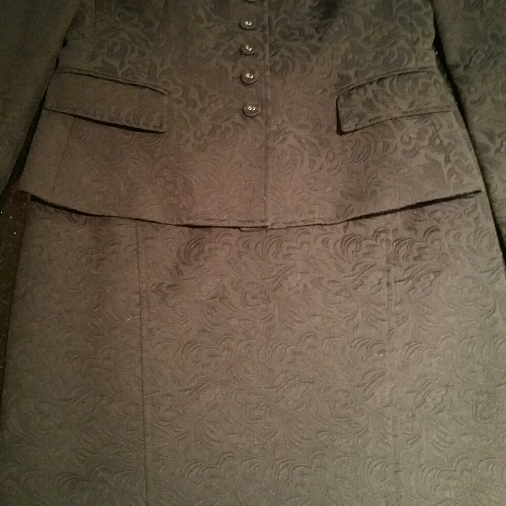 Anne Klein skirt suit